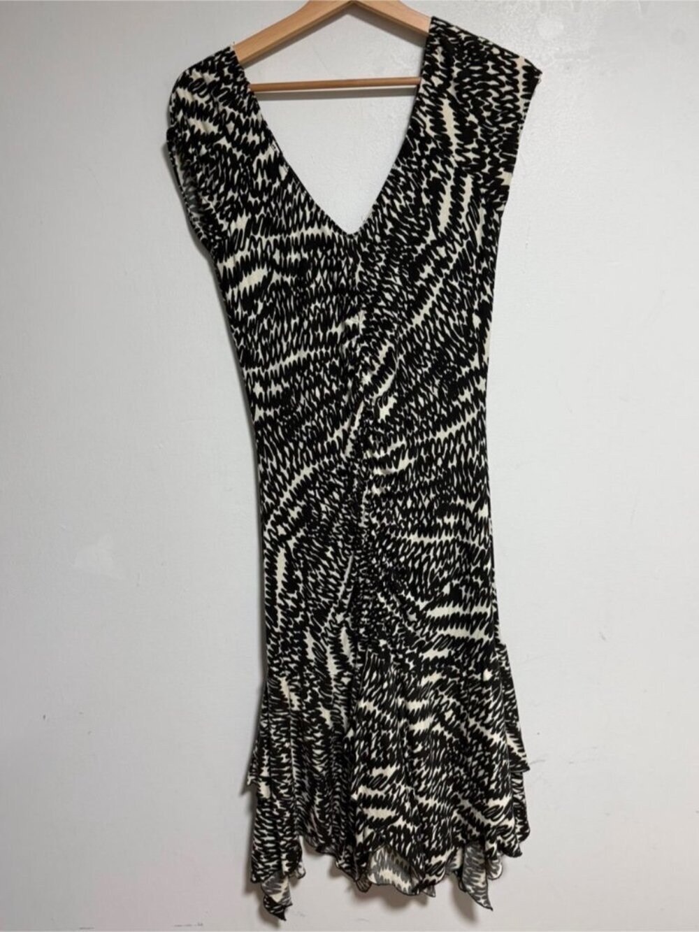 Vintage Betsy Johnson Black / Brown & Cream Abstract Handkerchief Dress Large - Picture 10 of 12